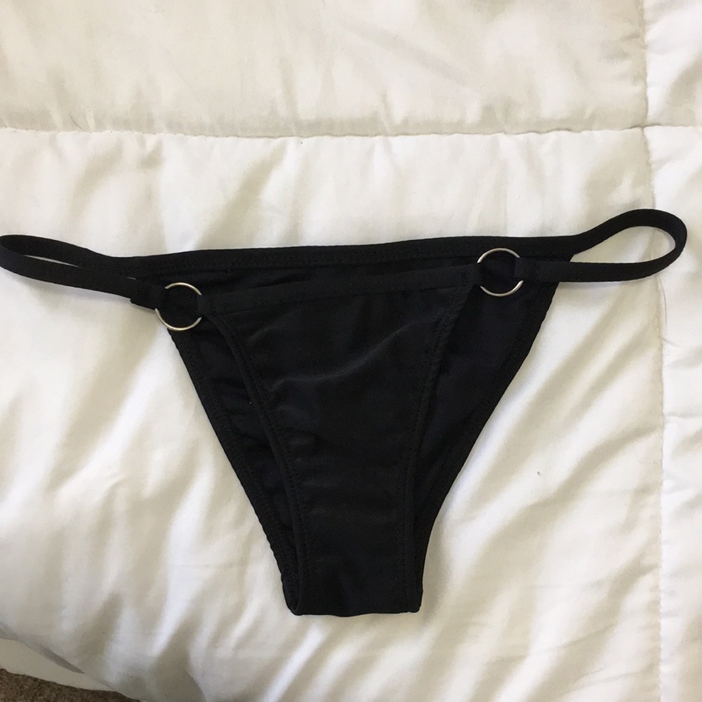cheeky black bikini bottoms